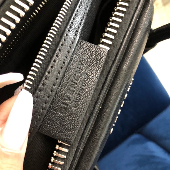 GIVENCHY MEDIUM ANTIGONA BAG IN GRAINED LEATHER - Picture 7 of 7